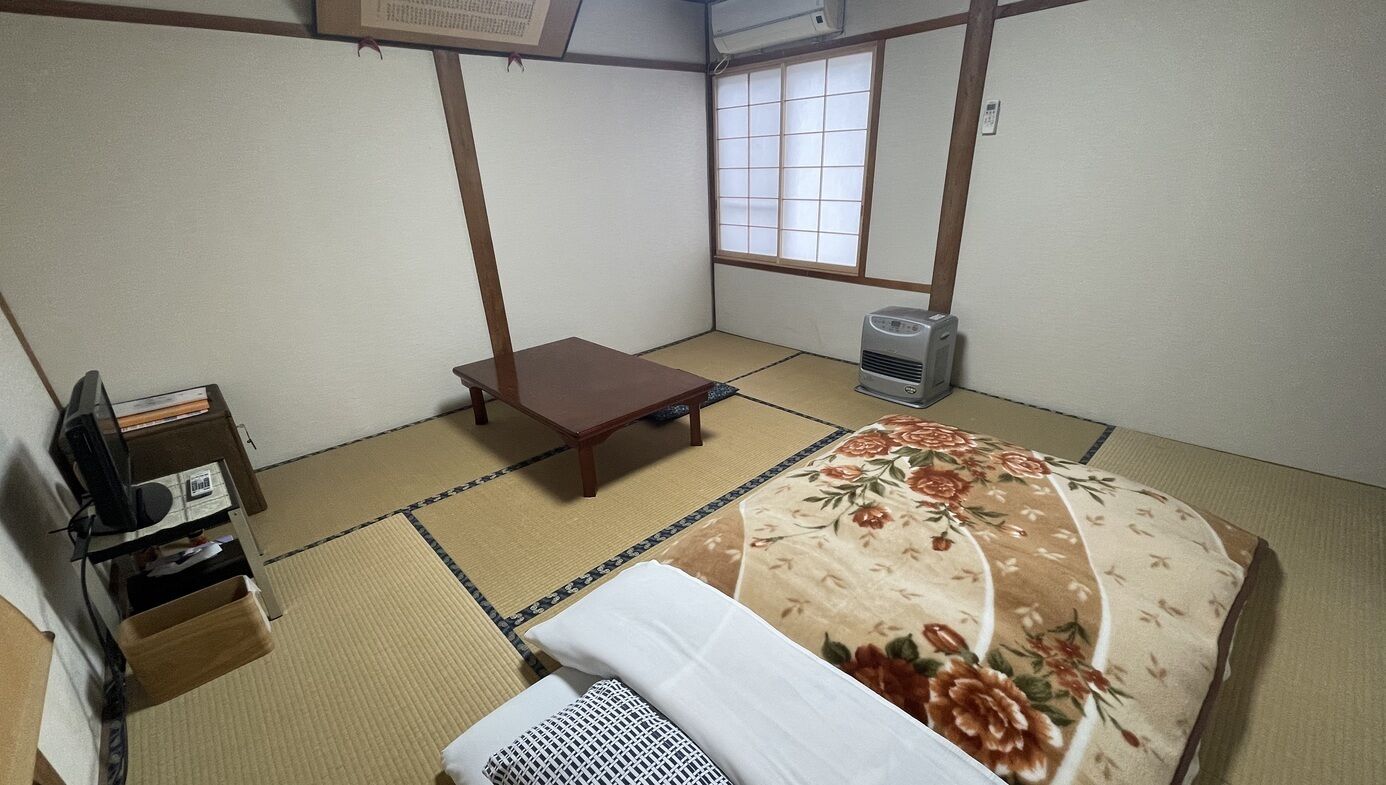 Down comforters, in-room safe, desk, free WiFi