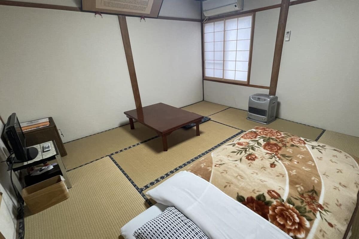 羽絨被、客房內保險箱、書桌、免費無線上網
