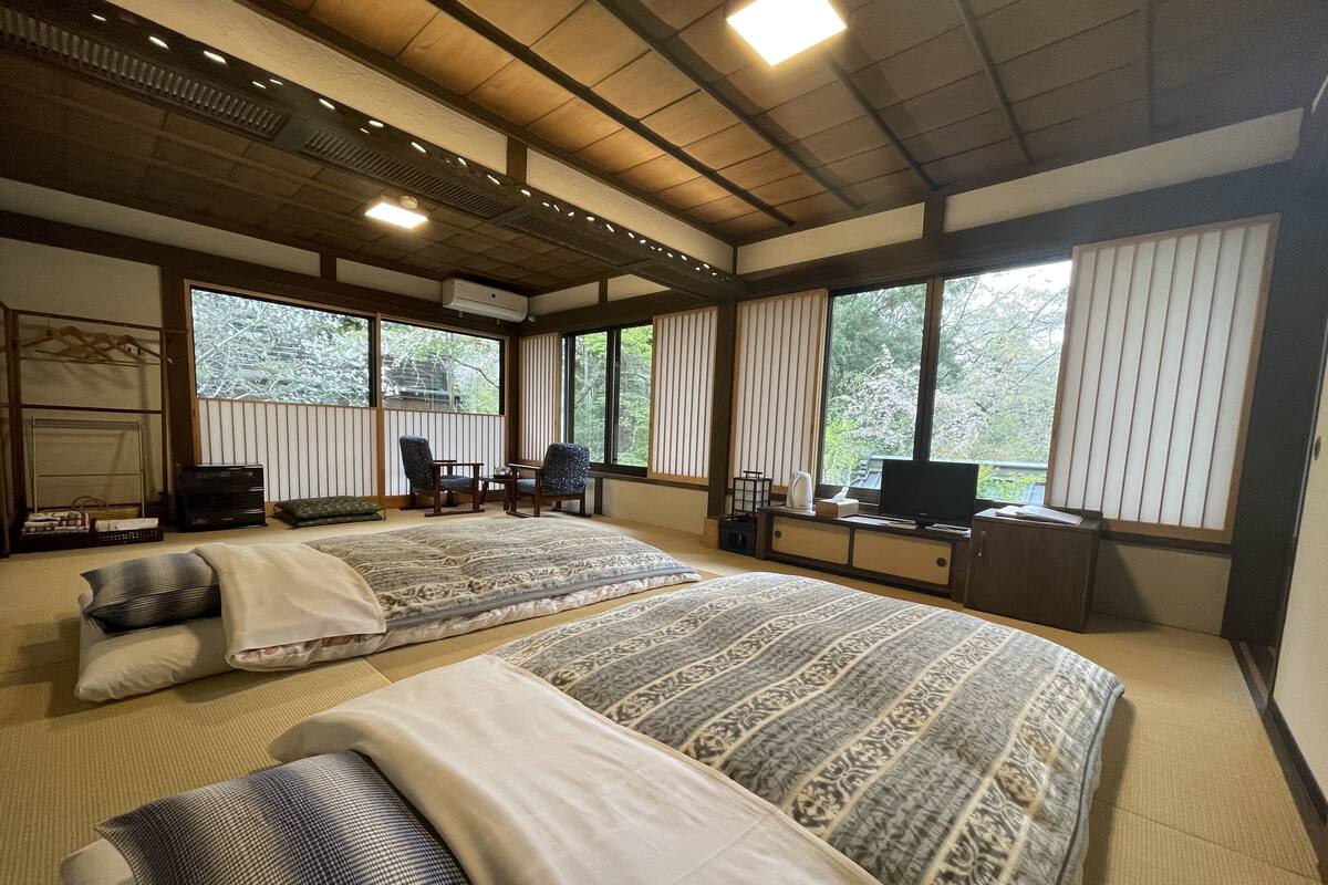 傳統雙人房, 山景 | 羽絨被、客房內保險箱、書桌、免費無線上網