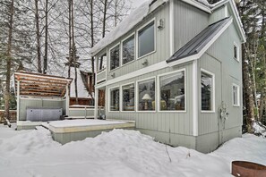 Exterior - Cabin w/ Hot Tub & Views: 1 Mile to Alyeska Resort (Girdwood)