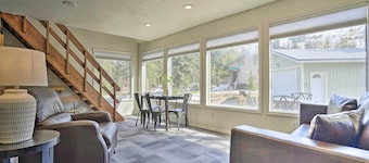 Cabin w/ Hot Tub & Views: 1 Mile to Alyeska Resort