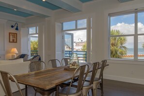 Dining - A Sunset & Harbour View at The Truman Annex in Key West (Key West)