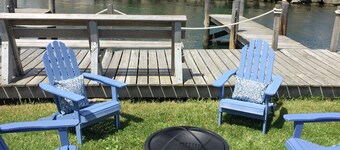 Waterfront Cottage, Blue Chair Bungalow, minutes from the beach