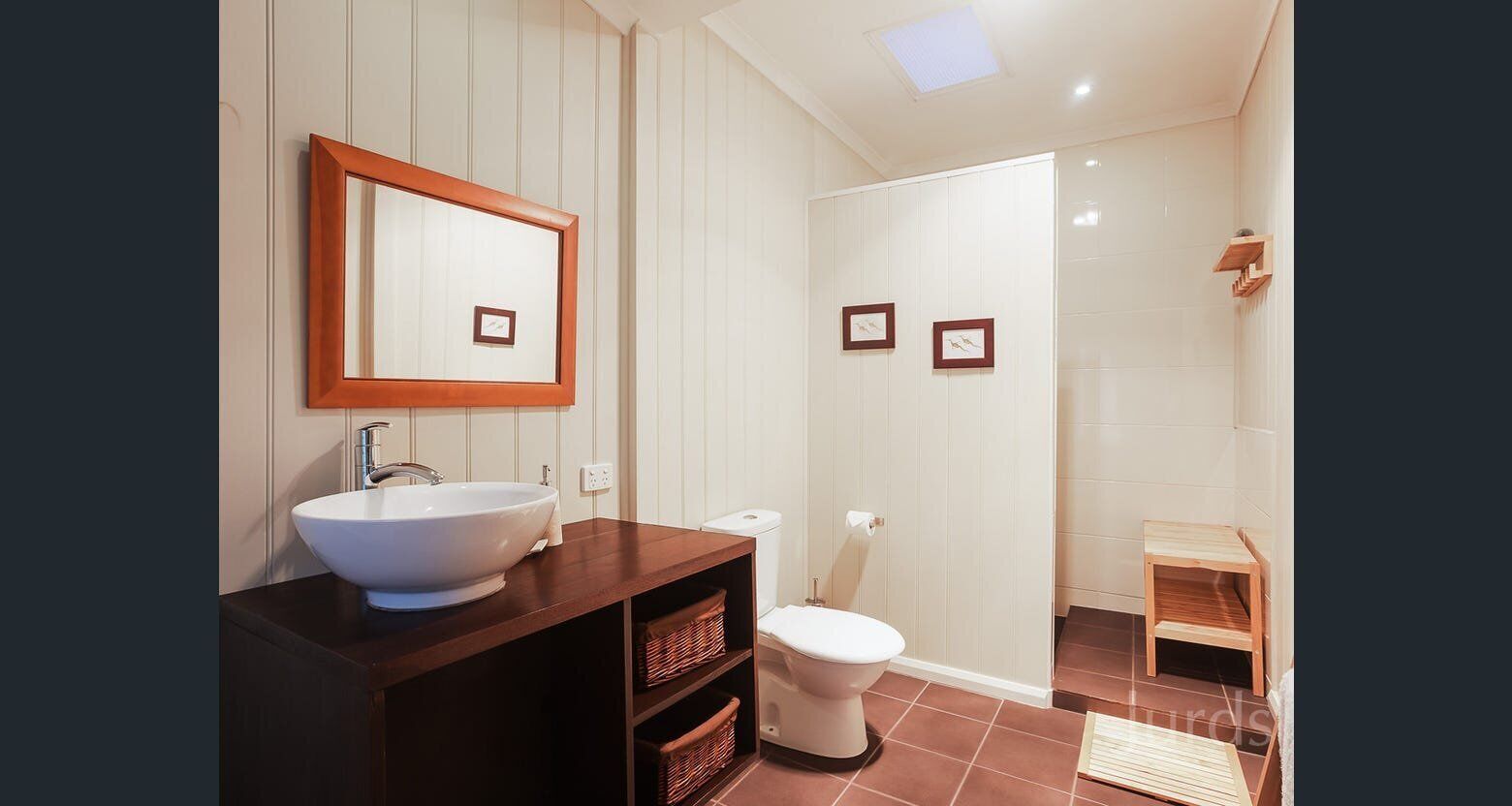 2 Bedroom Cottage overlooking the Vineyard — image 6