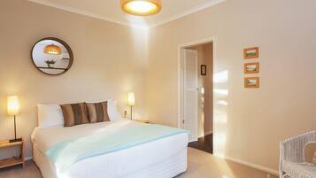 2 chambres, fer et planche Ă repasser, draps fournis