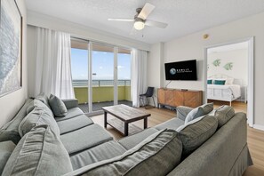 3 bedrooms, laptop workspace, iron/ironing board, WiFi