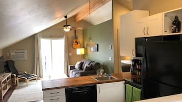 Smart TV, DVD player, books