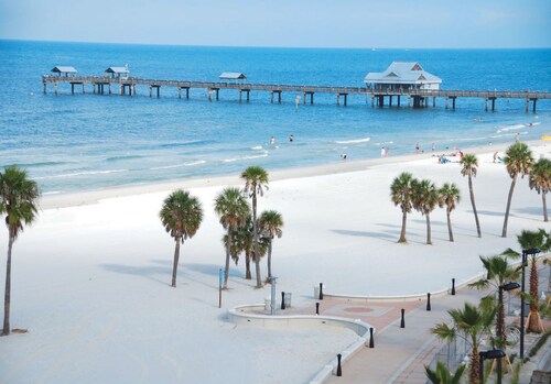 BEAUTIFUL CONDO MINUTES FROM GORGEOUS BEACHES & FAMILY ATTRACTIONS