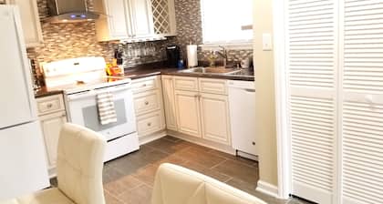 Updated Ranch in S. Charlotte Close to TOP GOLF!