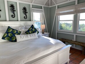 3 bedrooms, in-room safe, desk, iron/ironing board