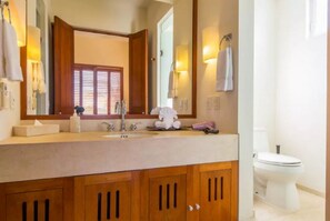 Familievilla, 5 soverom | Bad | Dusj og håndklær