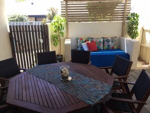 Outdoor dining - Dunescape Beach House ( Great family house / suit couples and Pet friendly) (Margaret River)