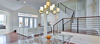 Gorgeous Ocean Springs Waterfront Home w / Dock!