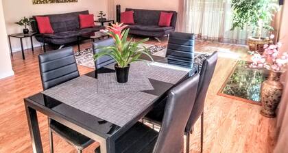 Very spacious 2 bedrooms + 2 bathrooms in Prime Santa Monica + free parking