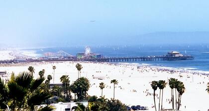 Very spacious 2 bedrooms + 2 bathrooms in Prime Santa Monica + free parking