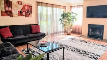 Smart-tv, pejs, musikbibliotek