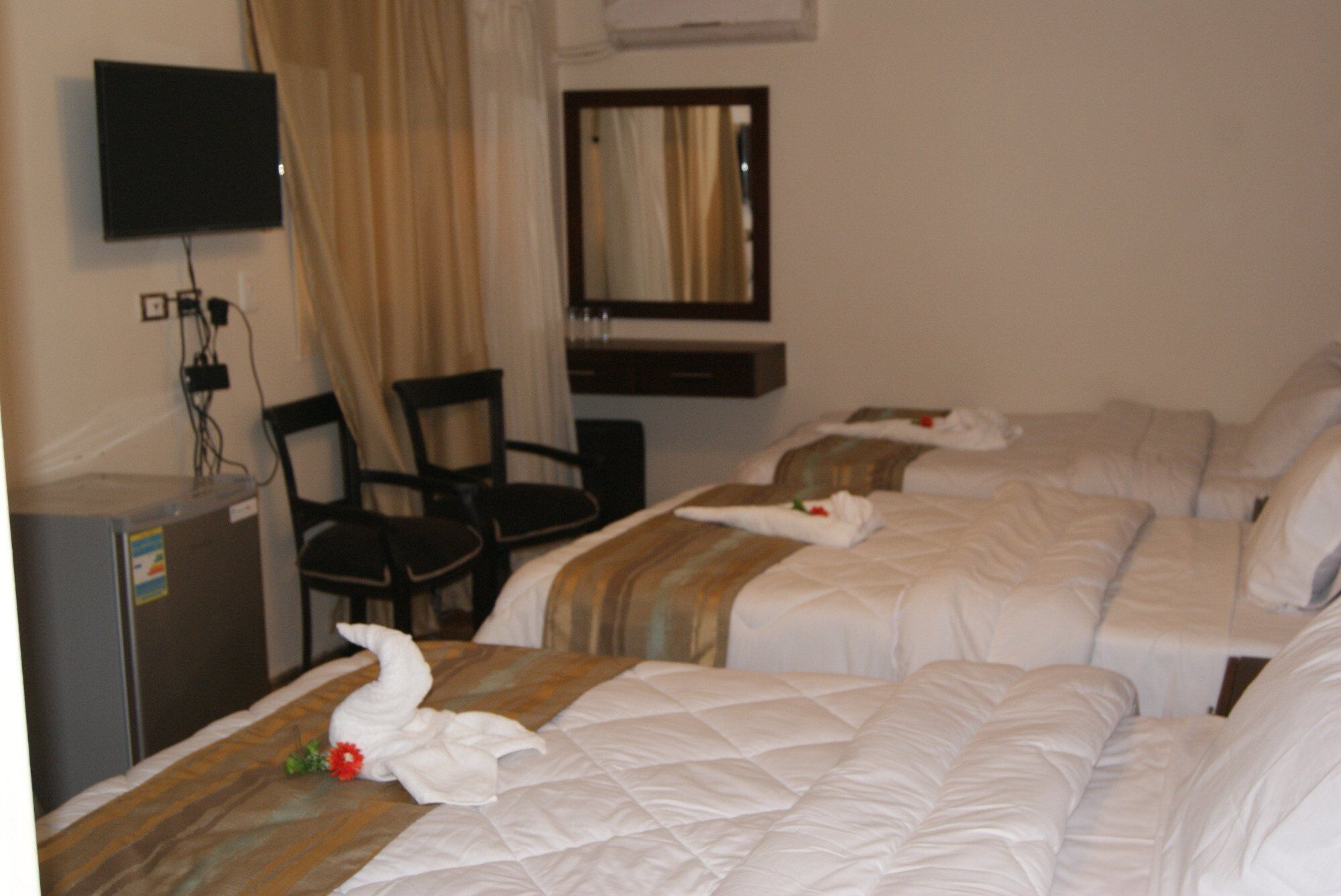 15 bedrooms, iron/ironing board, internet, bed sheets