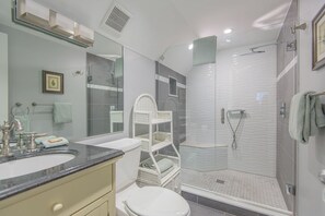 Shower, towels