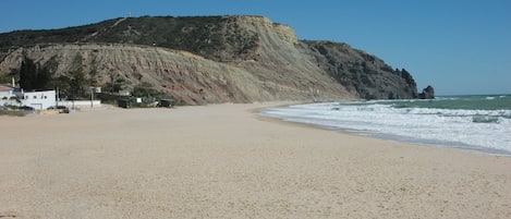 Una spiaggia nelle vicinanze, teli da spiaggia