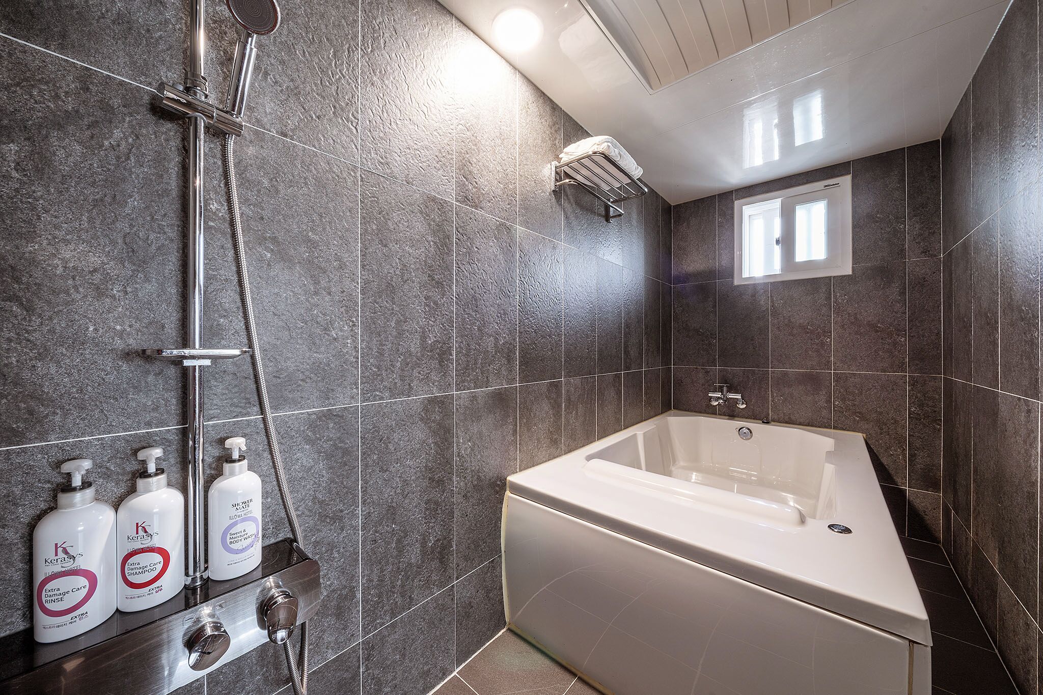 Deluxe Double Room, Smoking (B) | Bathroom | Free toiletries, hair dryer, bathrobes, slippers