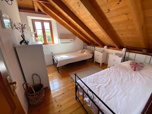 5 bedrooms, iron/ironing board, travel cot, free WiFi