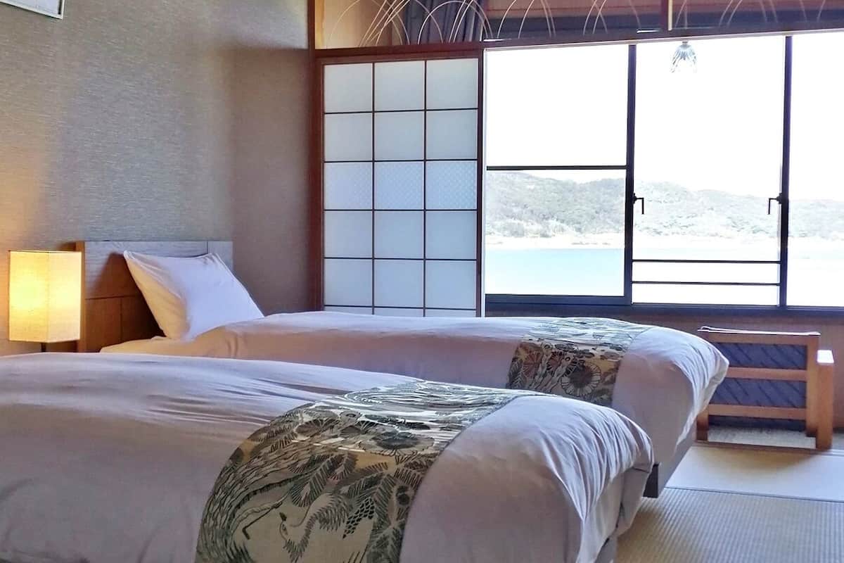 Ropa de cama de alta calidad, caja fuerte, escritorio y wifi gratis