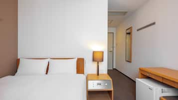 Double Room, Non Smoking | Desk, blackout drapes, iron/ironing board (on request), WiFi (free)