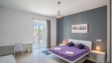 3 bedrooms, iron/ironing board, Internet, bed sheets