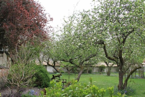 Stunning 3 bed/3 bath cottage nr Stonehenge & Bath, Sleeps 6.  Walled garden