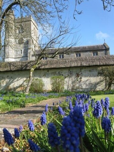 Upea mökki nro Stonehenge, Avebury & Bath - aidattu puutarha ja pelihuone