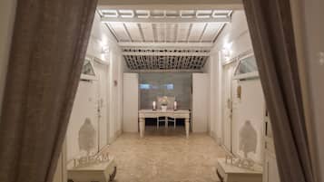 Villa exclusiva, 4 habitaciones | 1 habitación, caja de seguridad en la habitación y escritorio