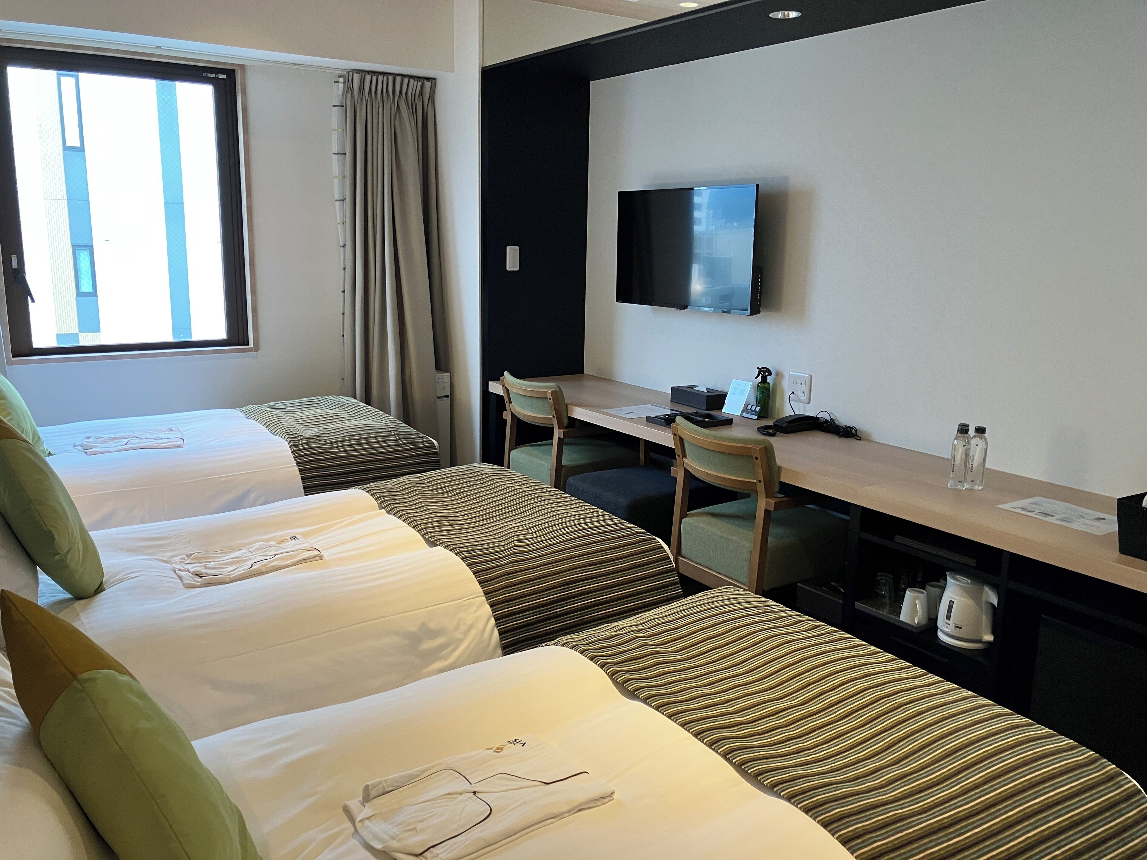 Triple Room, Non Smoking [with Special Jacuzzi] [27 sqm] | Desk, laptop workspace, blackout drapes, free WiFi