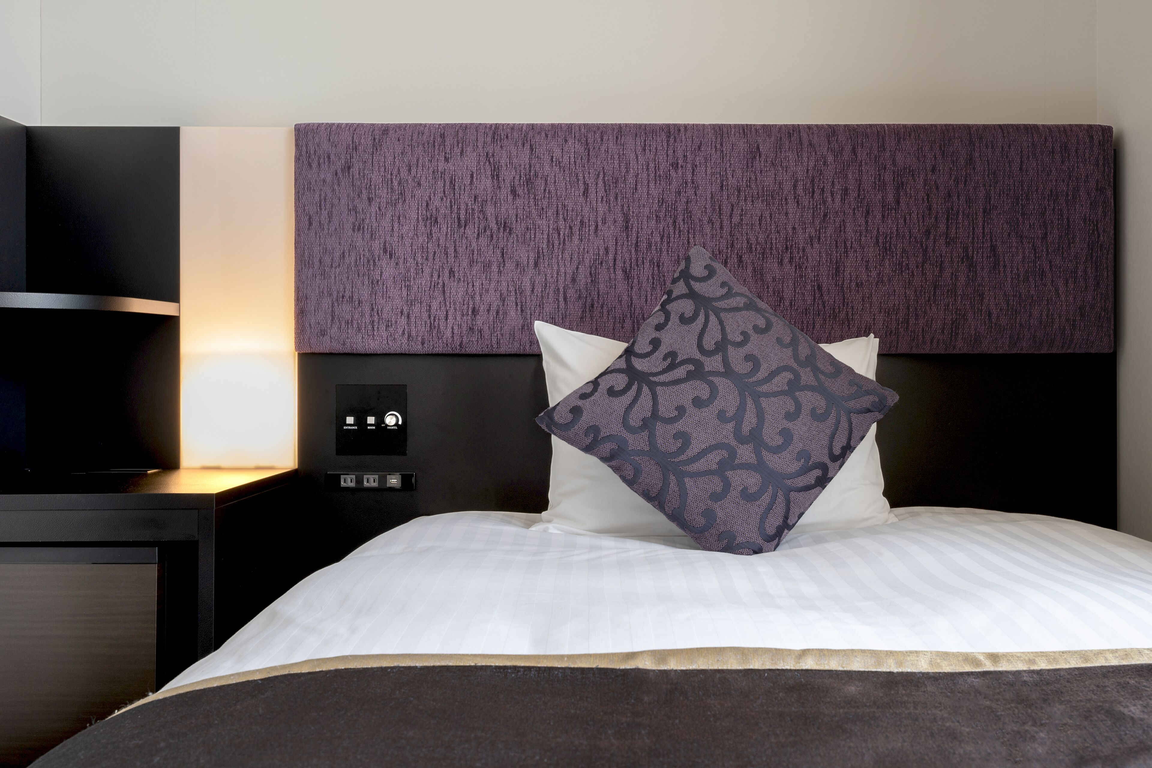 moderate single room, non smoking [18 sqm] | desk, laptop workspace, free wifi, bed sheets