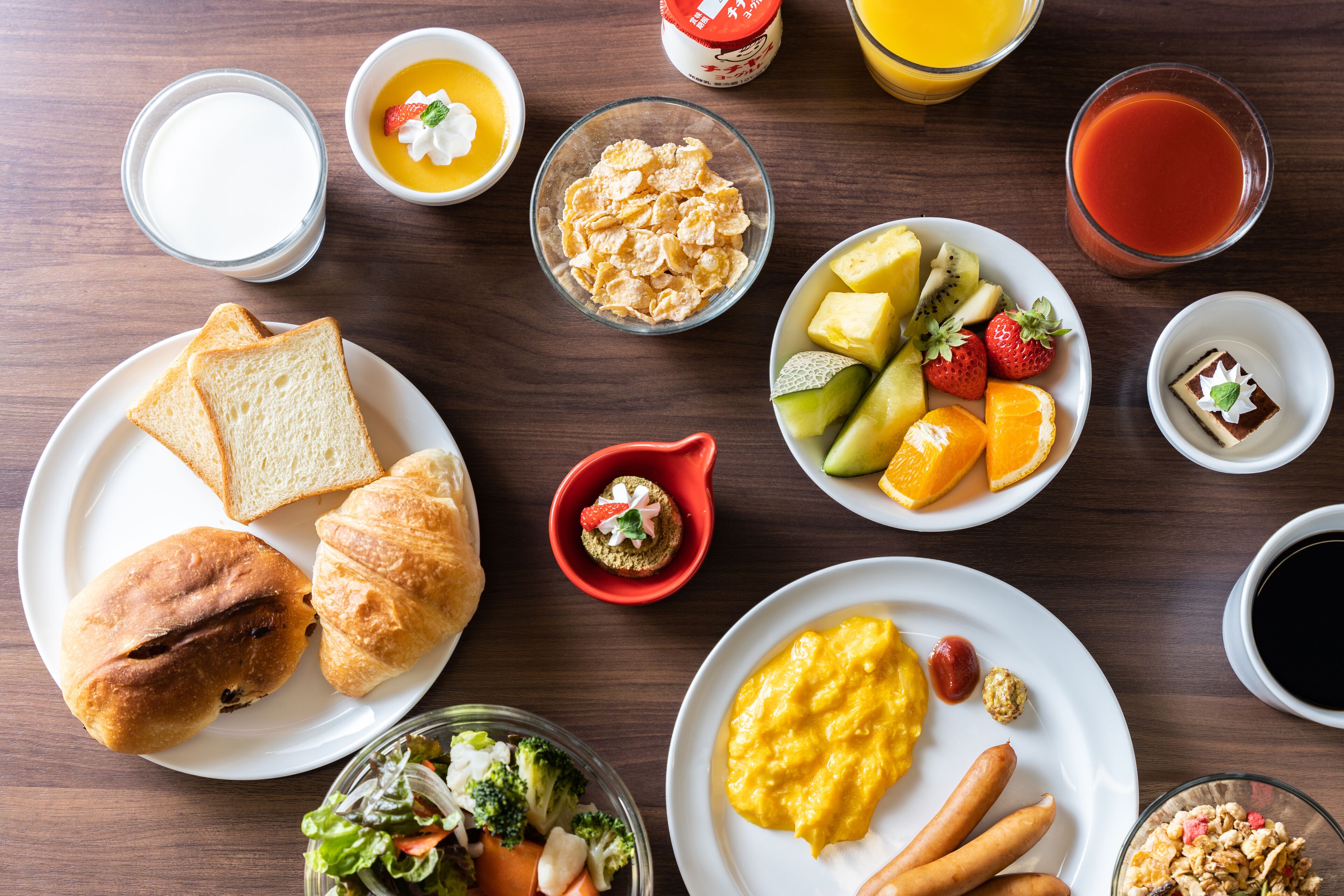 daily buffet breakfast (jpy 1870 per person)