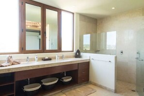 Familienapartment, 3 Schlafzimmer | Badezimmer