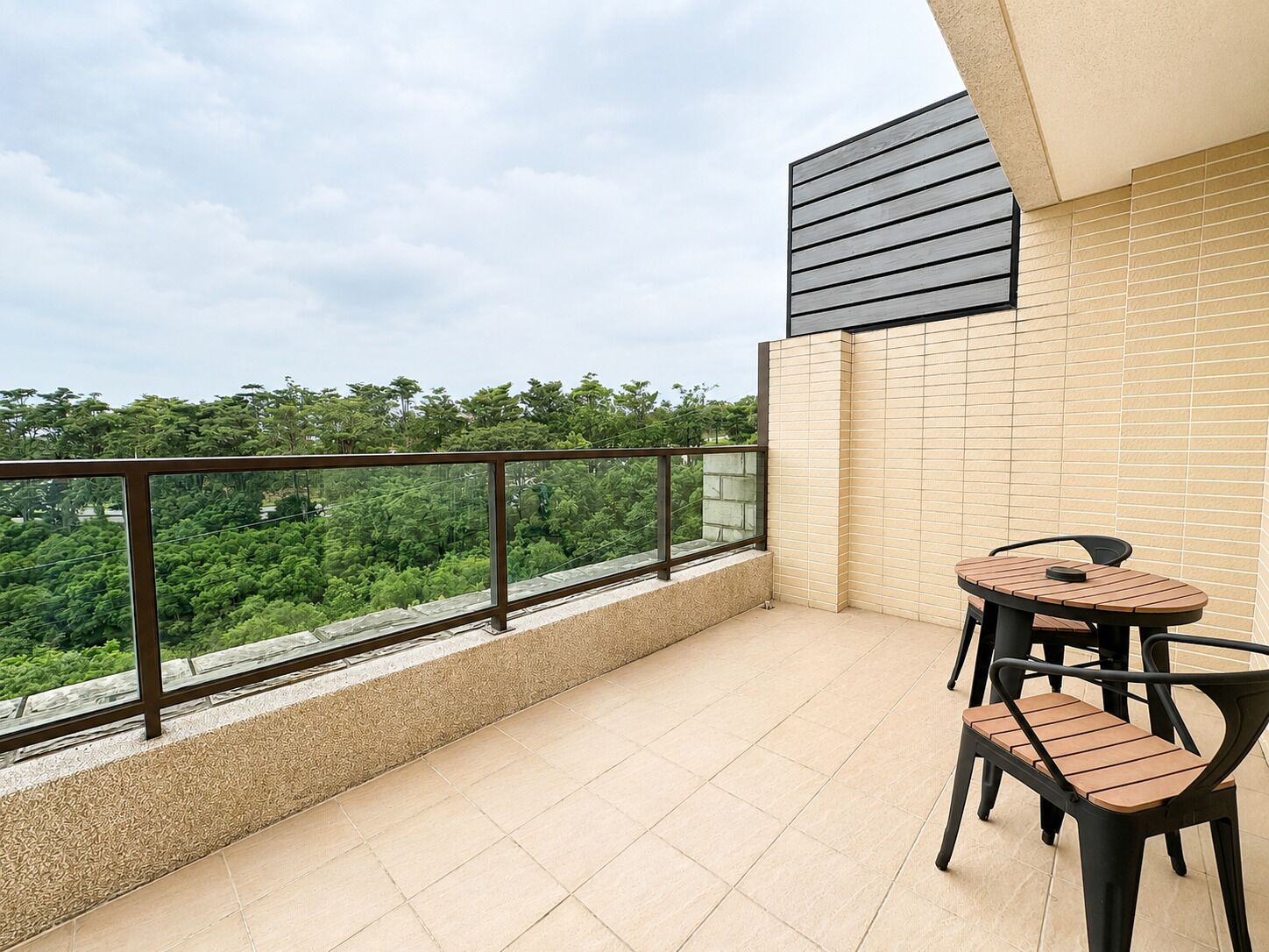 Quarto casal urbano, 1 cama King, terraço, vista para a montanha | Terraço/pátio