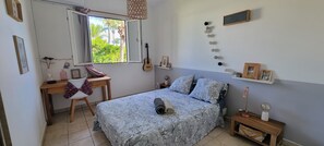 2 chambres, fer et planche à repasser, accès Internet, draps fournis