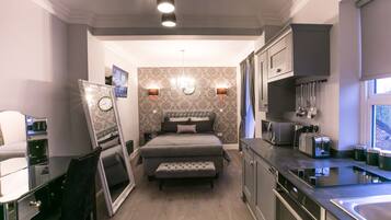 1 dormitorio, escritorio, tabla de planchar con plancha y wifi gratis