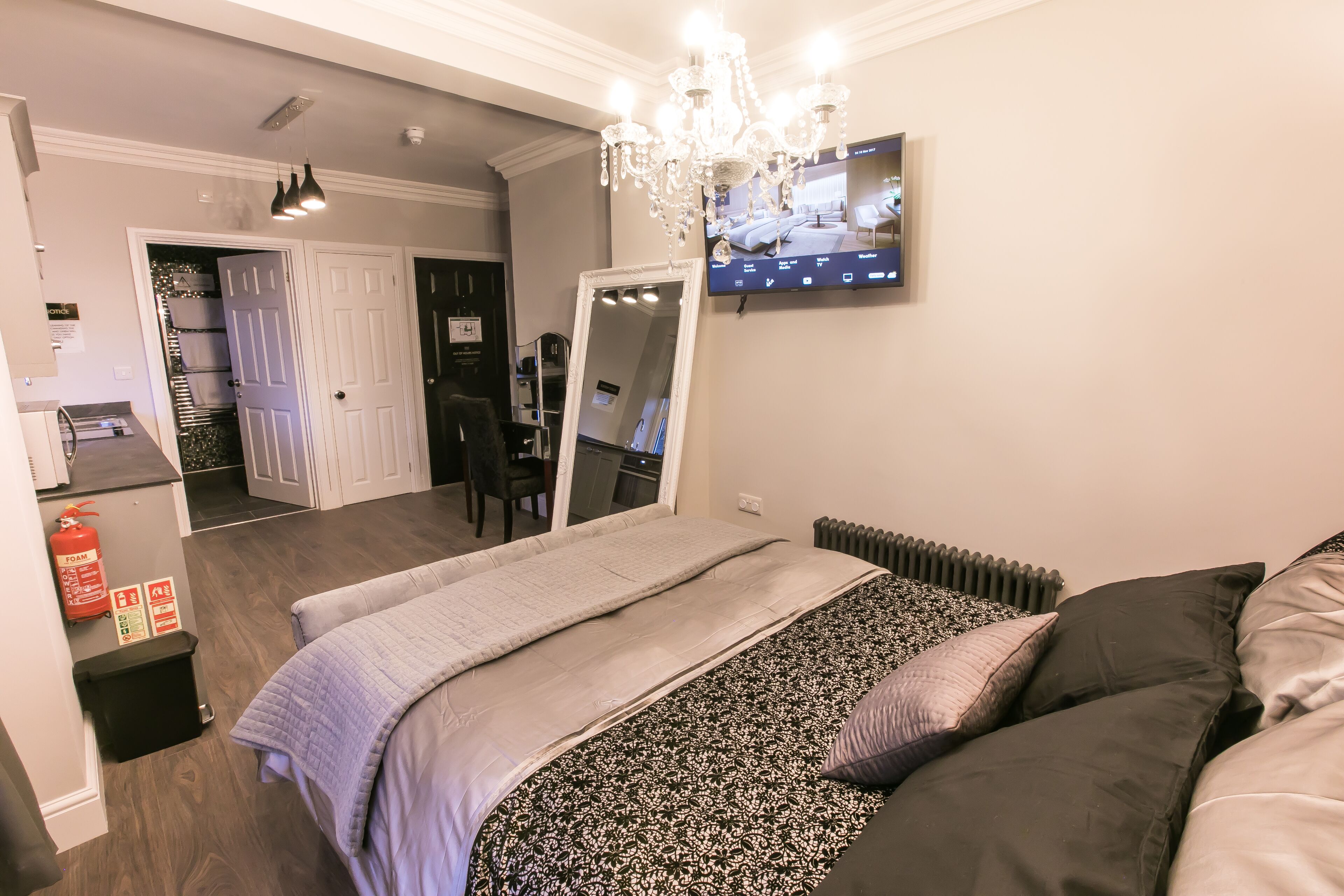 1 bedroom, desk, iron/ironing board, free WiFi