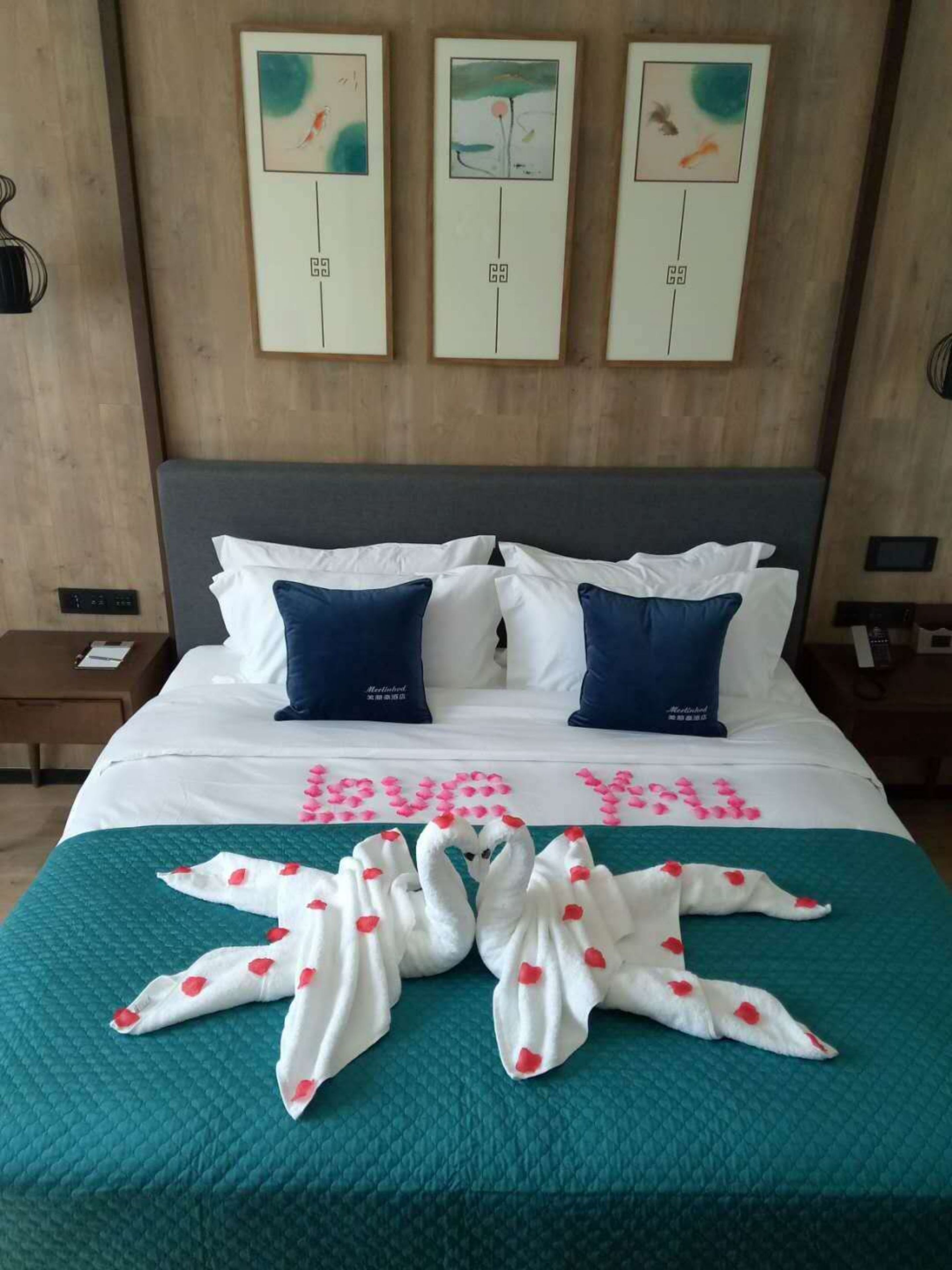 豪華大床房（僅限中國客人） | 迷你吧、客房內保險箱、書桌、遮光布/窗簾