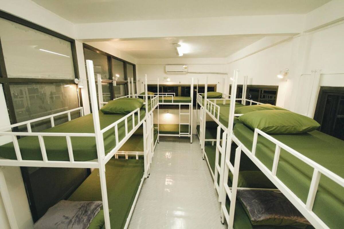 Bunk Bed in Mixed Dormitory Room | Wi-Fi gratis dan seprai linen