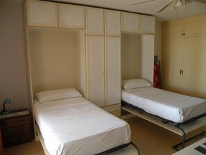 In-room safe, iron/ironing board, WiFi, bed sheets