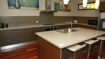 Rumah, 3 kamar tidur | Dapur pribadi | Lemari es, microwave, oven, dan kompor