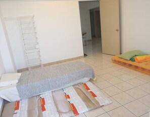 Apartment, 4 Schlafzimmer | 4 Schlafzimmer, Schreibtisch, Bügeleisen/Bügelbrett