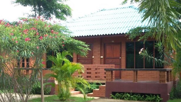 2 Bedroom House | デスク、遮光カーテン、WiFi (無料)