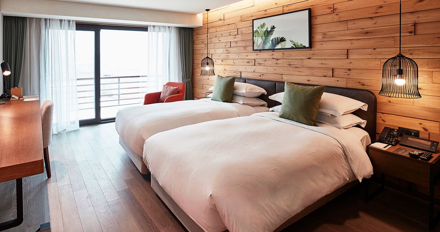 Premium bedding, free minibar items, in-room safe, desk