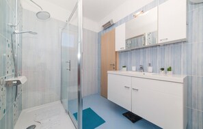 Shower - Stunning home in Primorki Dolac (Primorki Dolac)
