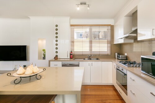 BOUTIQUE STAYS - Sandy Breeze 3