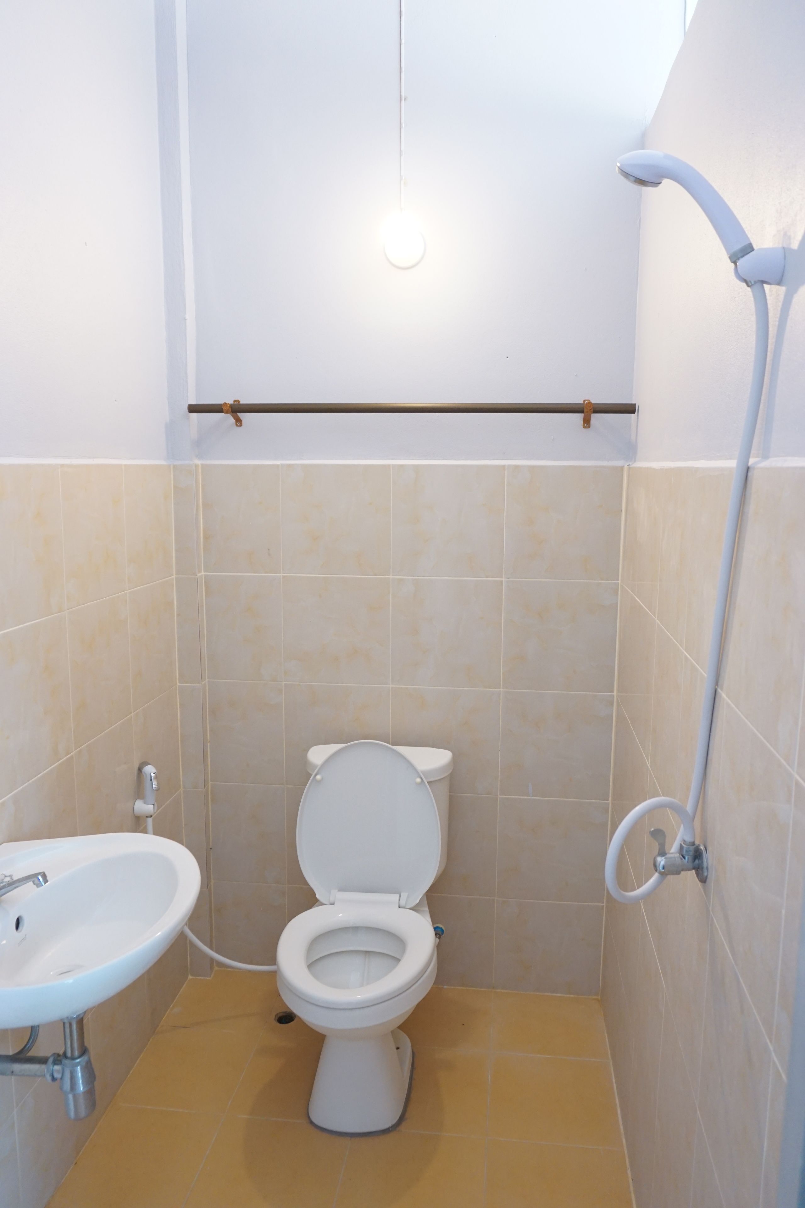 ห้องสแตนดาร์ดดับเบิล | ห้องน้ำ | ฝักบัว, ของใช้ในห้องน้ำฟรี, ผ้าเช็ดตัว