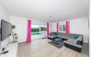 Smart TV, DVD player, table tennis